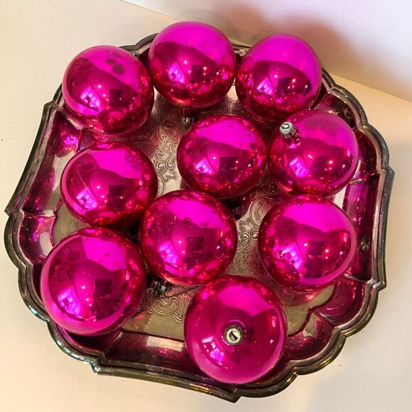 10 vintage Coby fuchsia/hot pink Christmas balls must see - Picture 3 of 3
